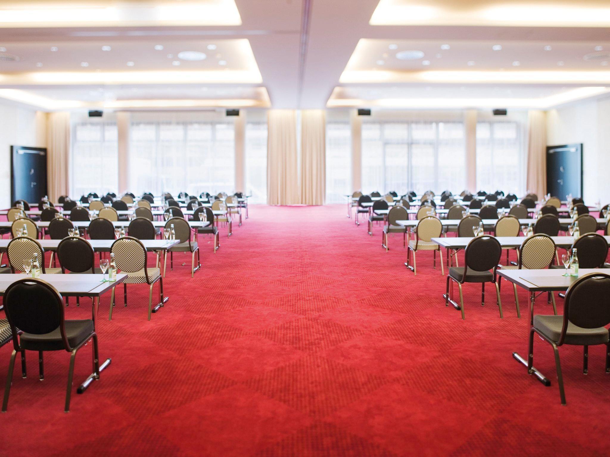 Moevenpick Hotel Stuttgart Airport Leinfelden-Echterdingen Esterno foto