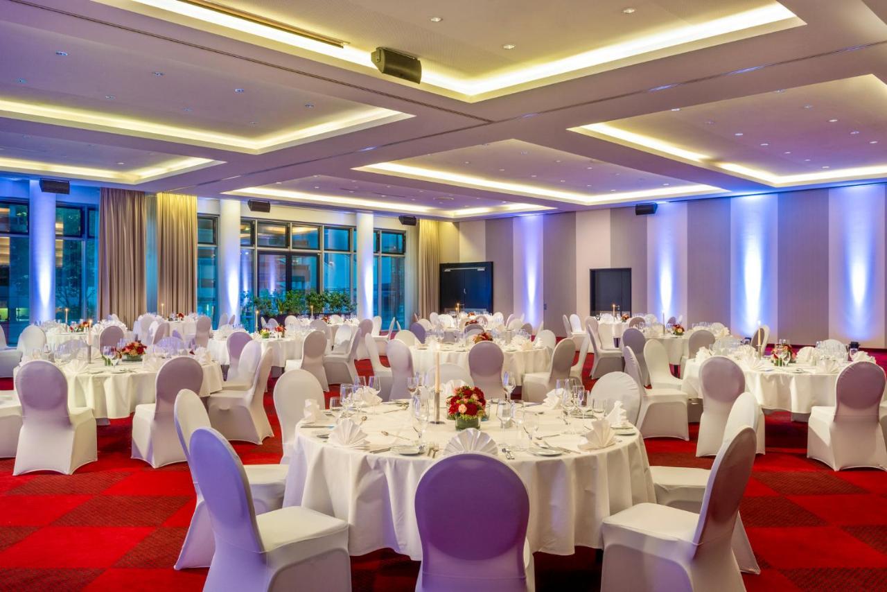 Moevenpick Hotel Stuttgart Airport Leinfelden-Echterdingen Esterno foto