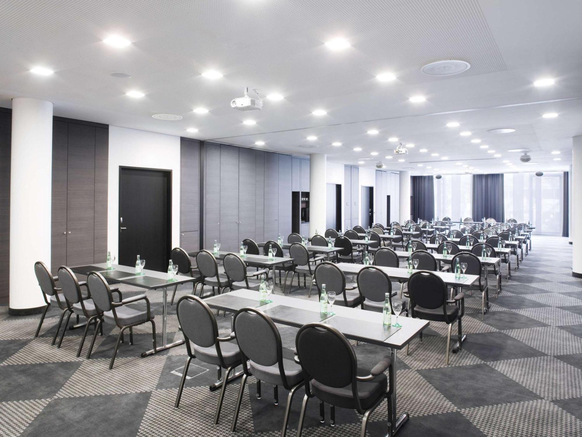 Moevenpick Hotel Stuttgart Airport Leinfelden-Echterdingen Esterno foto